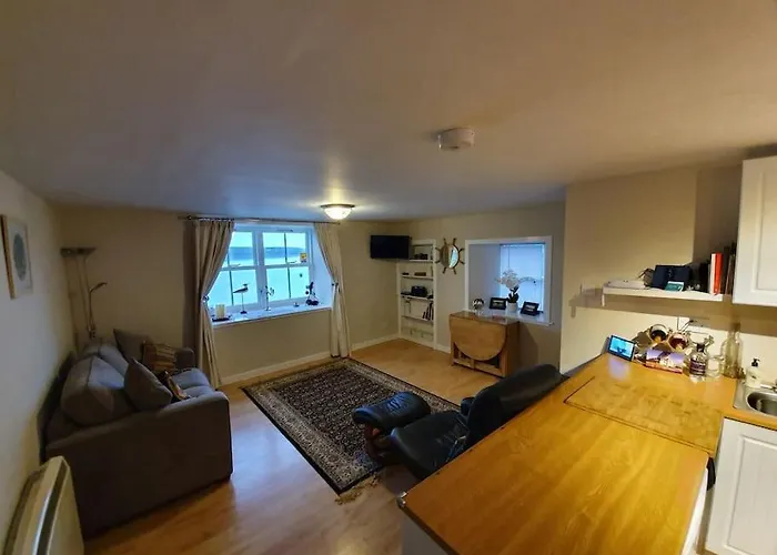 Waterfront Apartment, St Margarets Hope, Orkney