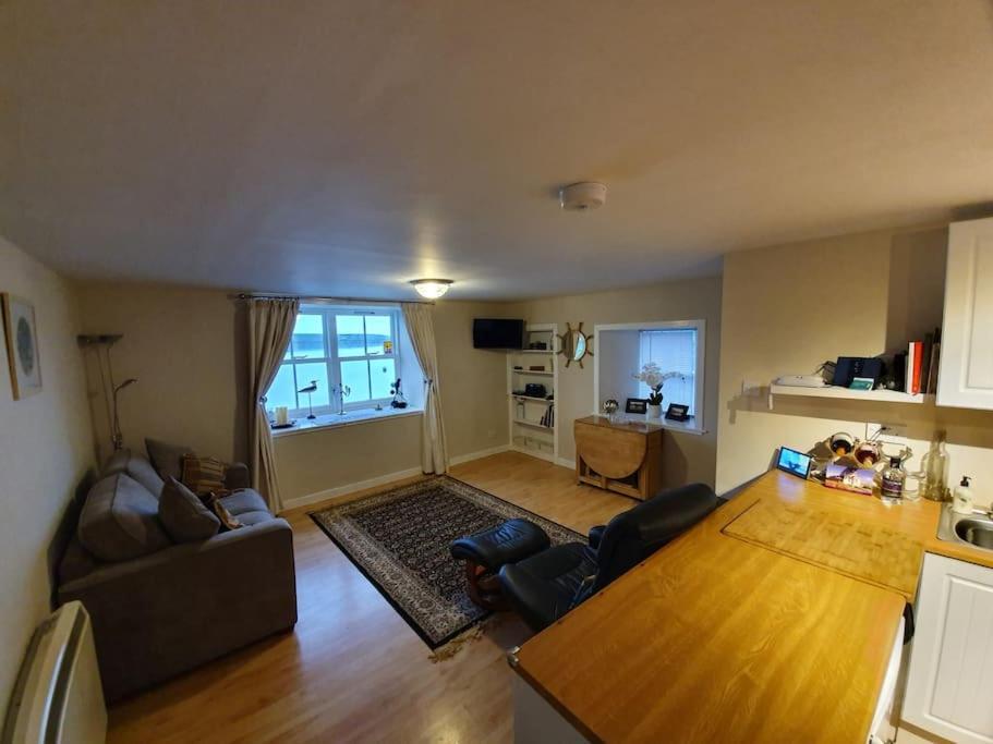 Waterfront Apartment, St Margarets Hope, Orkney * Saint Margarets Hope